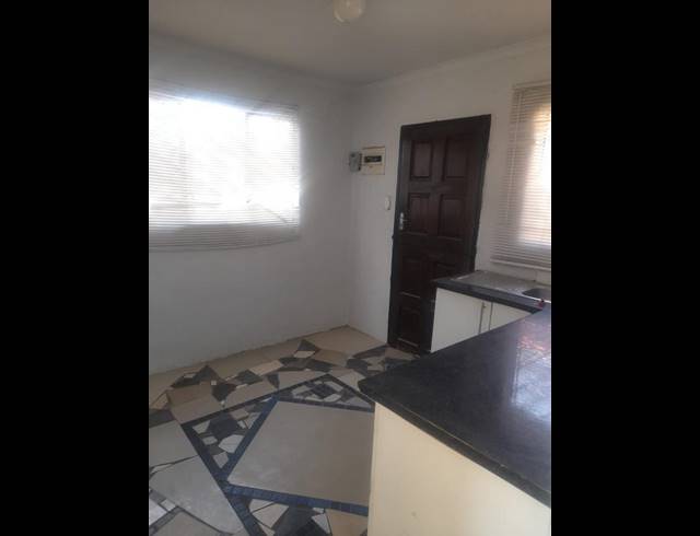 2 BEDROOM HOUSE FOR SALE IN CLAYVILLE